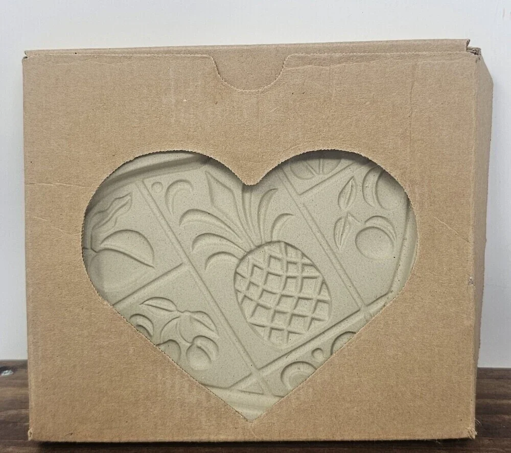 The Pampered Chef Vtg 2001 Hospitality Heart Pineapple Stoneware Cookie Mold NIB